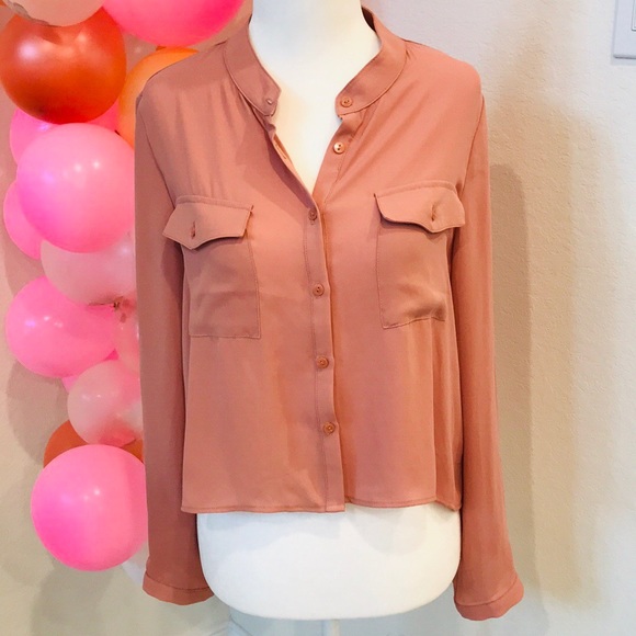 Forever 21 Tops - ❤️ 5/$20 F21 dusty rose button down top